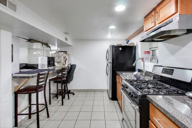 3513 N Western Avenue, Chicago, IL 60618