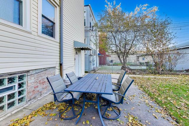 3513 N Western Avenue, Chicago, IL 60618