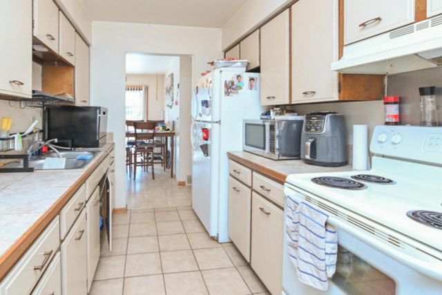 2747 W 8TH STREET, Appleton, WI 54914