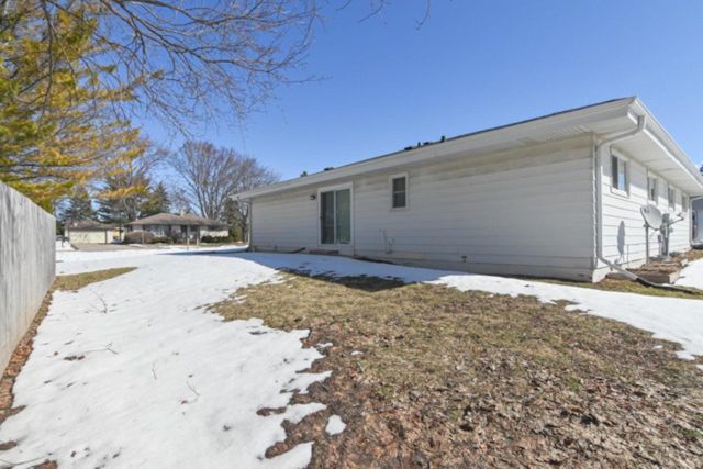 2747 W 8TH STREET, Appleton, WI 54914
