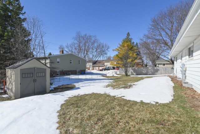 2747 W 8TH STREET, Appleton, WI 54914