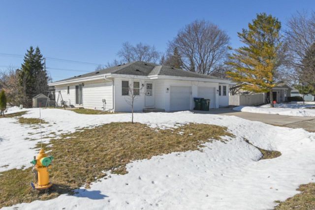 2747 W 8TH STREET, Appleton, WI 54914