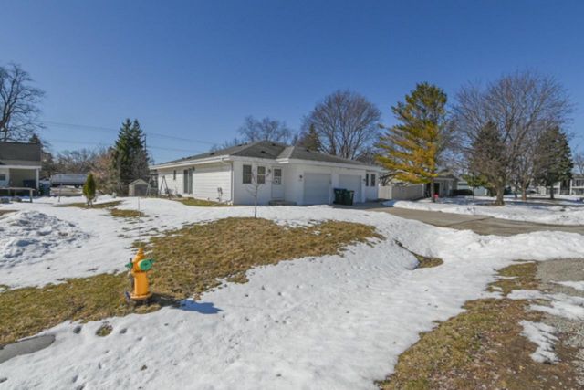 2747 W 8TH STREET, Appleton, WI 54914