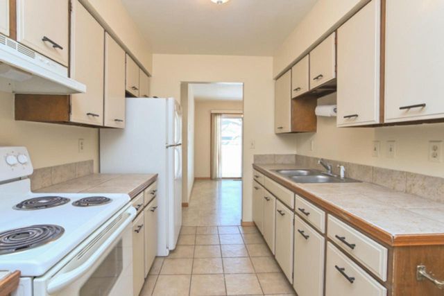 2747 W 8TH STREET, Appleton, WI 54914