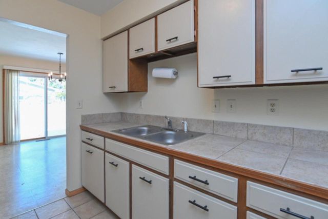 2747 W 8TH STREET, Appleton, WI 54914