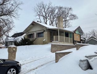 366 E Atherton Road, Flint, MI 48507