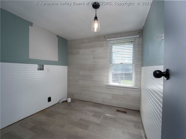 3135 Virginia Avenue, Hurricane, WV 25526