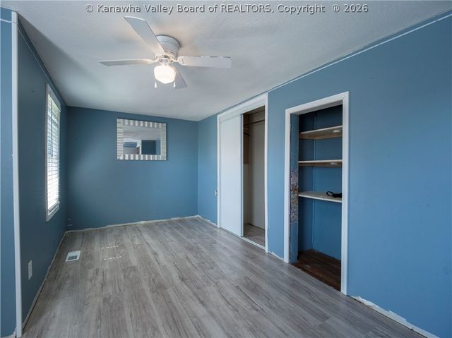 3135 Virginia Avenue, Hurricane, WV 25526