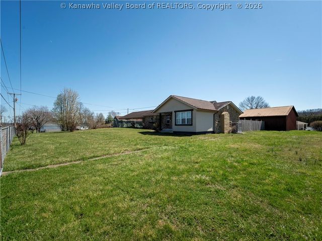 3135 Virginia Avenue, Hurricane, WV 25526
