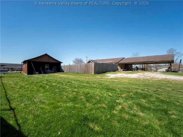 3135 Virginia Avenue, Hurricane, WV 25526