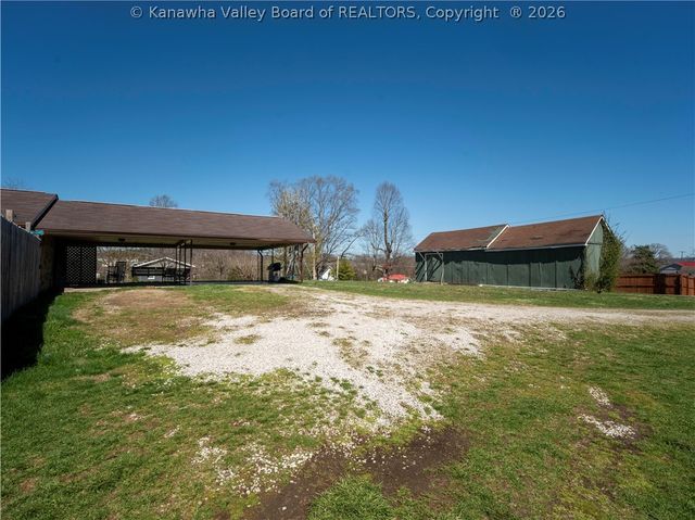 3135 Virginia Avenue, Hurricane, WV 25526