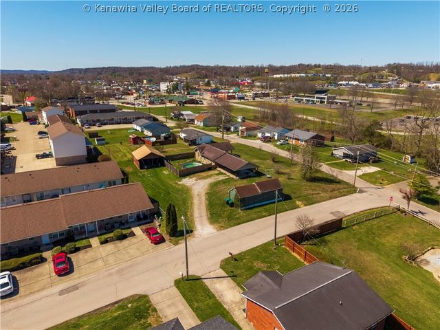 3135 Virginia Avenue, Hurricane, WV 25526