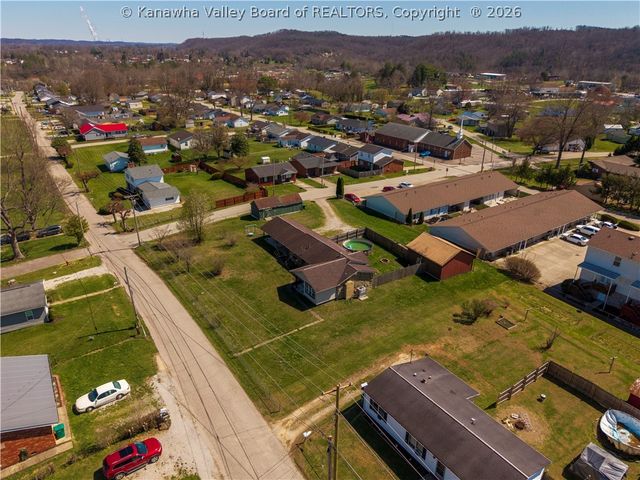 3135 Virginia Avenue, Hurricane, WV 25526