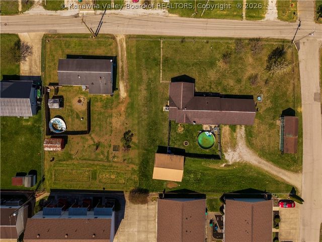 3135 Virginia Avenue, Hurricane, WV 25526