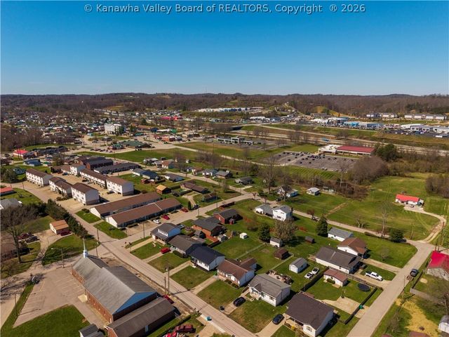 3135 Virginia Avenue, Hurricane, WV 25526