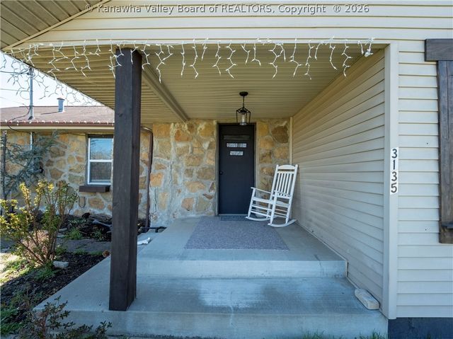 3135 Virginia Avenue, Hurricane, WV 25526