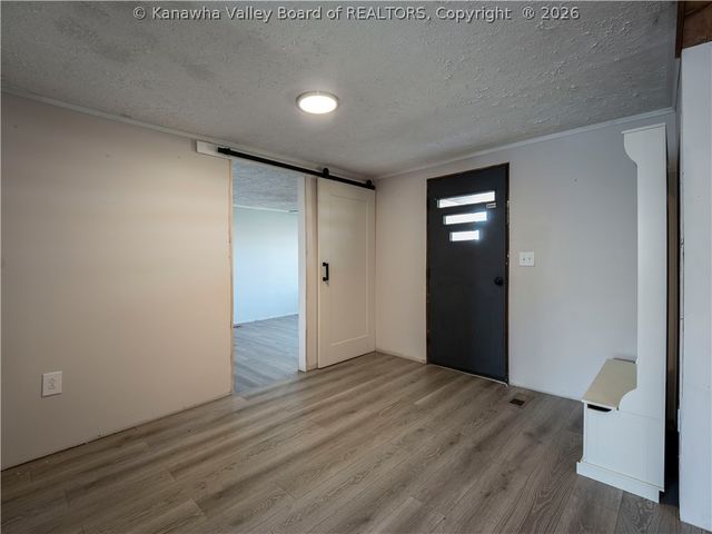 3135 Virginia Avenue, Hurricane, WV 25526