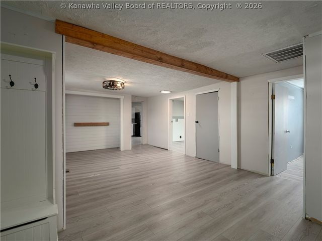 3135 Virginia Avenue, Hurricane, WV 25526