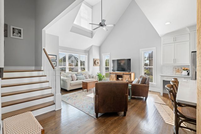 412 Old Orchard Dr, Lascassas, TN 37085