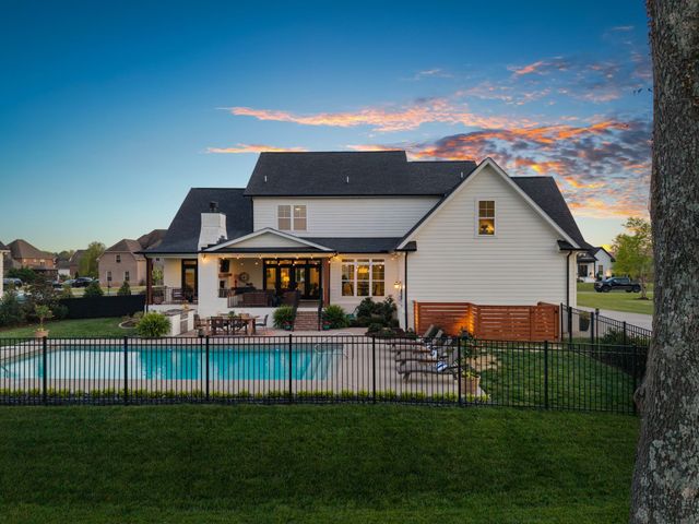 412 Old Orchard Dr, Lascassas, TN 37085