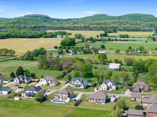 412 Old Orchard Dr, Lascassas, TN 37085