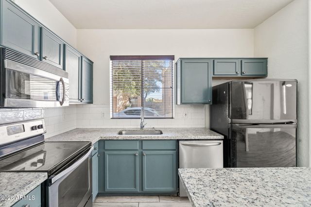 1332 E DUNBAR Drive, Phoenix, AZ 85042