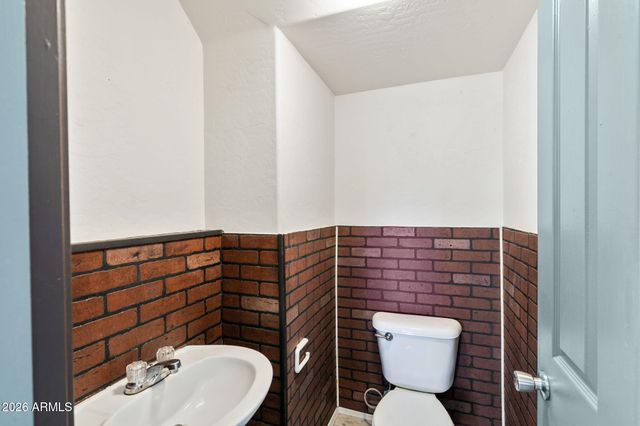 1332 E DUNBAR Drive, Phoenix, AZ 85042