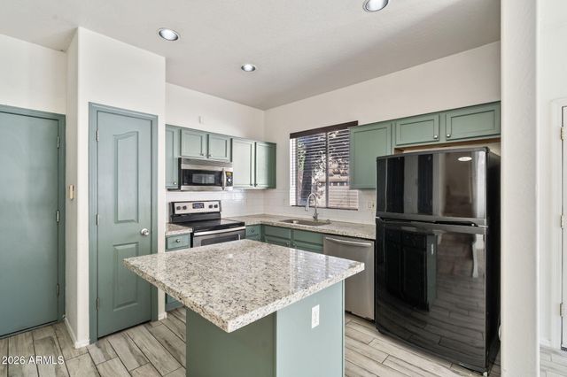 1332 E DUNBAR Drive, Phoenix, AZ 85042