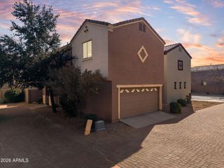 1332 E DUNBAR Drive, Phoenix, AZ 85042