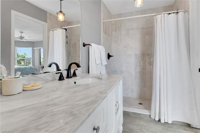 2480 Bayshore DR, Matlacha, FL 33993