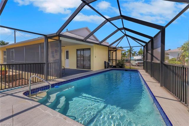 2480 Bayshore DR, Matlacha, FL 33993