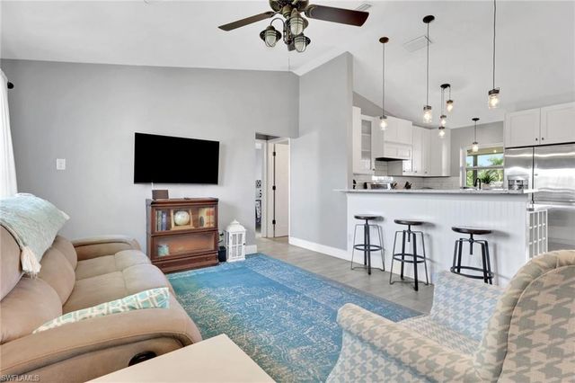 2480 Bayshore DR, Matlacha, FL 33993