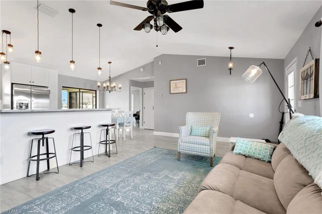 2480 Bayshore DR, Matlacha, FL 33993