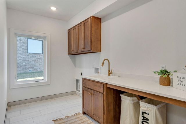 2079 N Silver Charm Avenue, Springfield, MO 65802