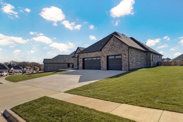 2079 N Silver Charm Avenue, Springfield, MO 65802