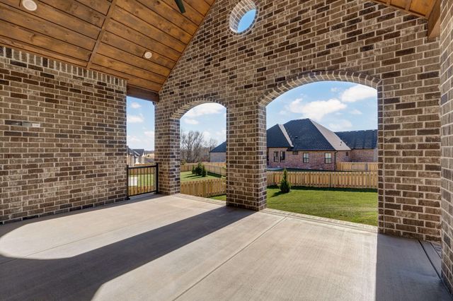 2079 N Silver Charm Avenue, Springfield, MO 65802