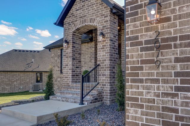 2079 N Silver Charm Avenue, Springfield, MO 65802