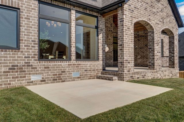 2079 N Silver Charm Avenue, Springfield, MO 65802