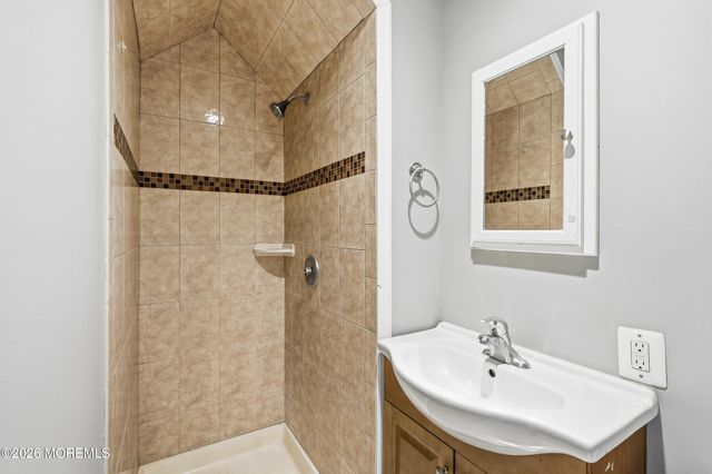 644 Ocean Avenue, Beachwood, NJ 08722