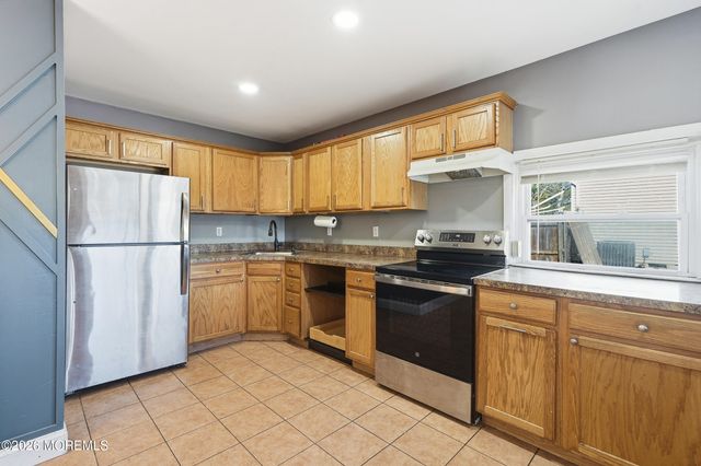 644 Ocean Avenue, Beachwood, NJ 08722