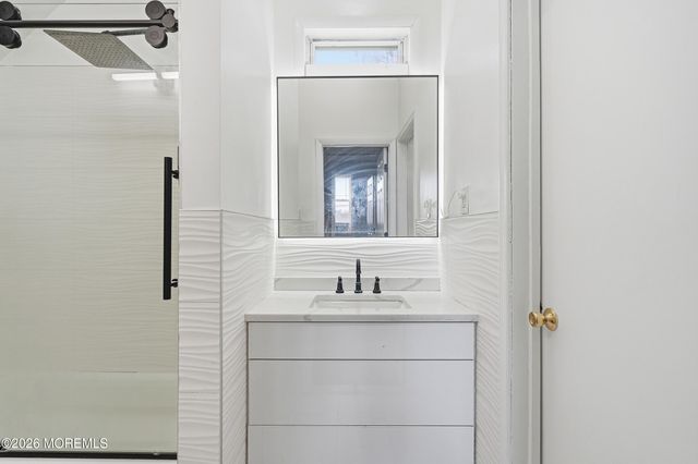 644 Ocean Avenue, Beachwood, NJ 08722