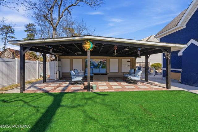 644 Ocean Avenue, Beachwood, NJ 08722