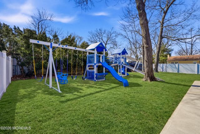 644 Ocean Avenue, Beachwood, NJ 08722