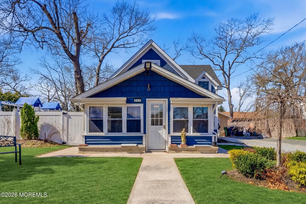 644 Ocean Avenue, Beachwood, NJ 08722