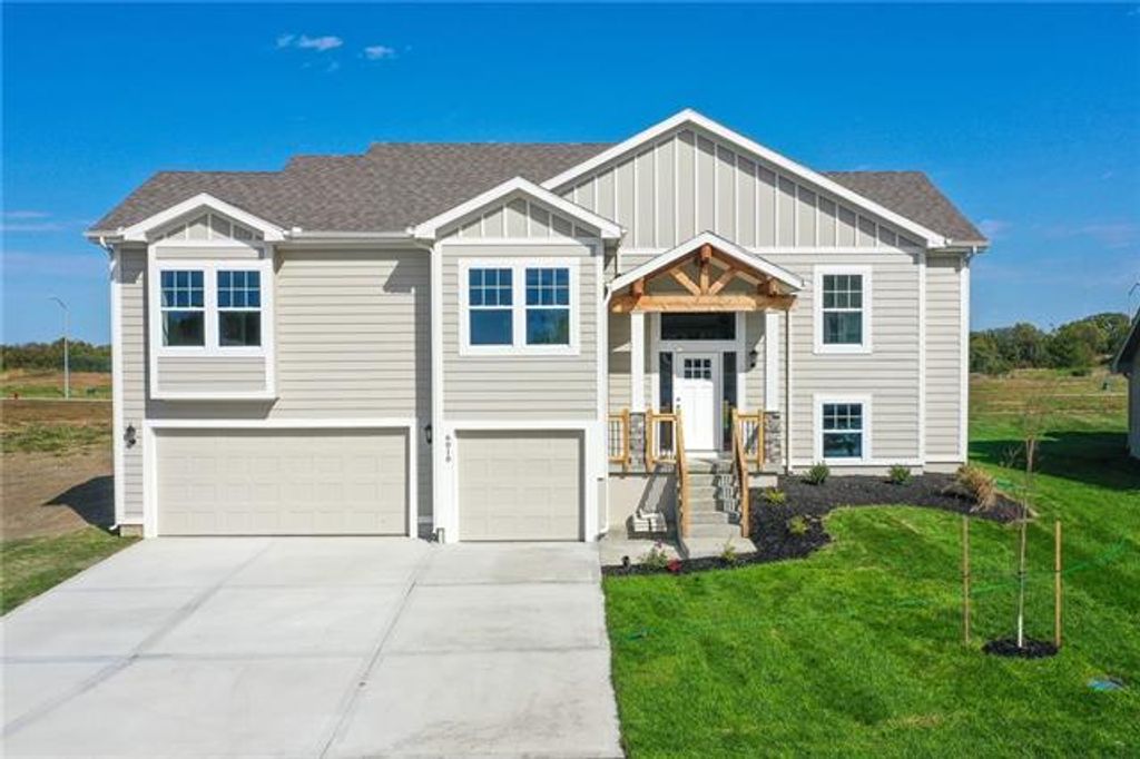 6016 NE 119th Street, Kansas City, MO 64156