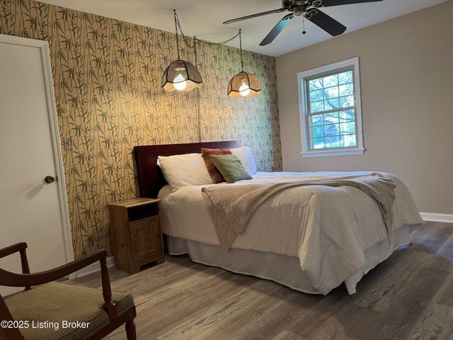 1305 Pollitt Ct, Louisville, KY 40223