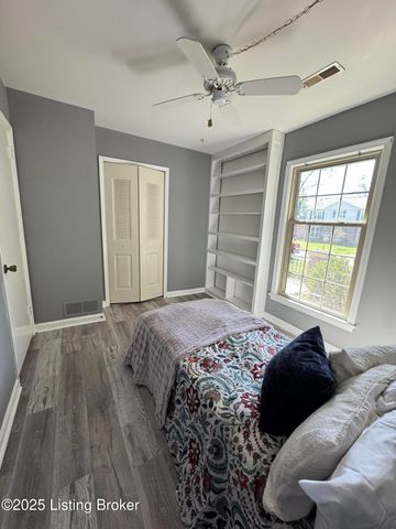 1305 Pollitt Ct, Louisville, KY 40223