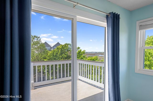 223 Oyster Lane, N Topsail Beach, NC 28460