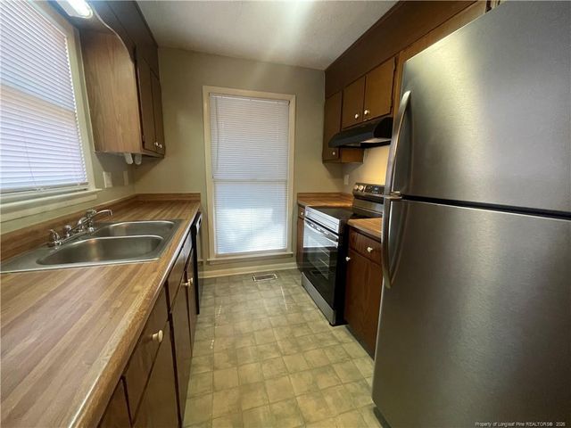 5734 Waters Edge Drive, Fayetteville, NC 28314