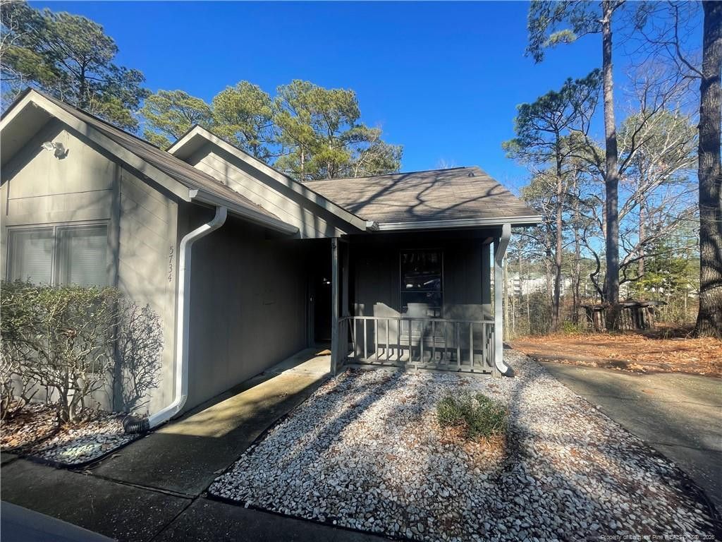5734 Waters Edge Drive, Fayetteville, NC 28314